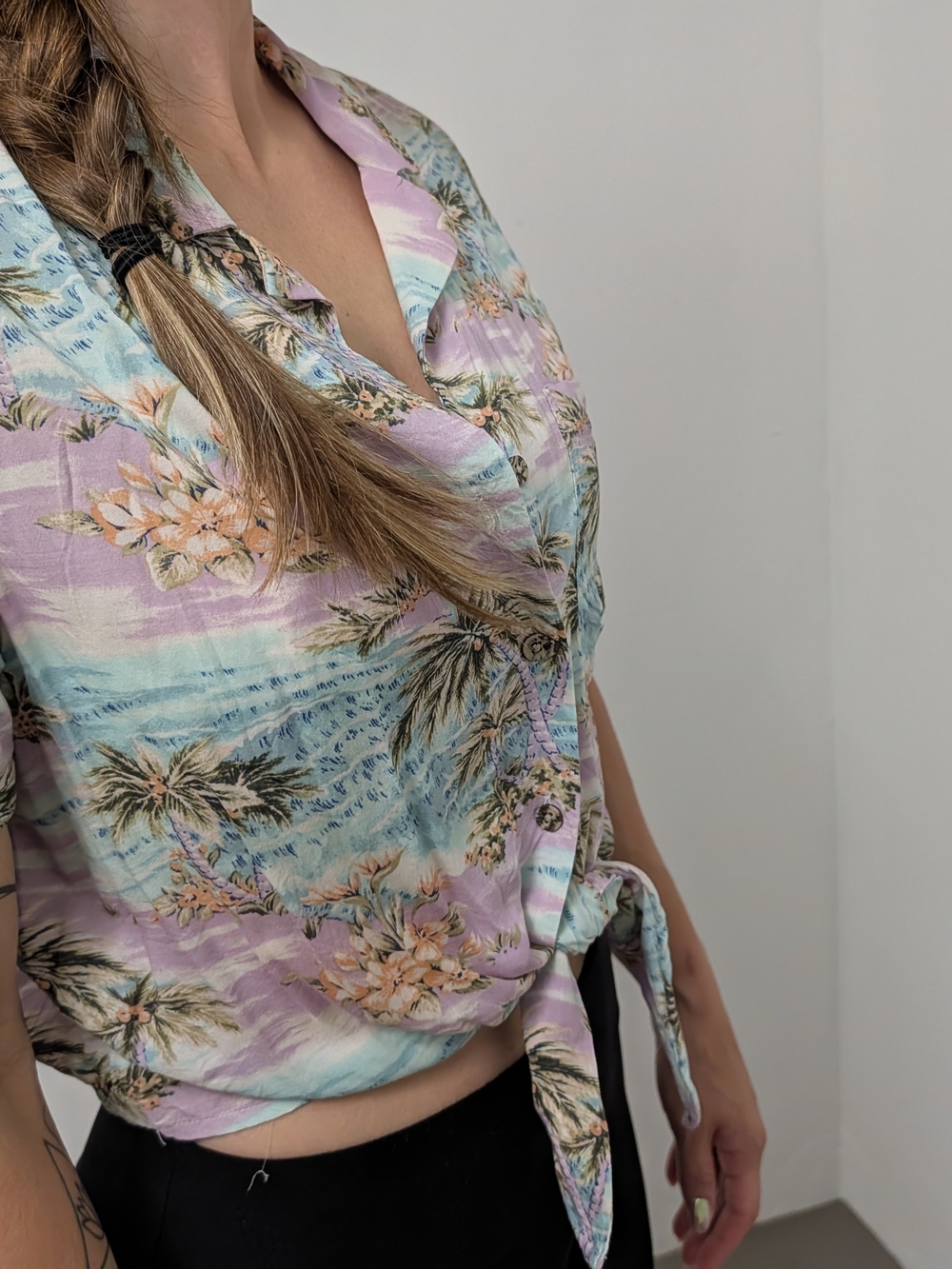 American Eagle Tropical Palm Tree Tie Front Crop Button Up Shirt (M)